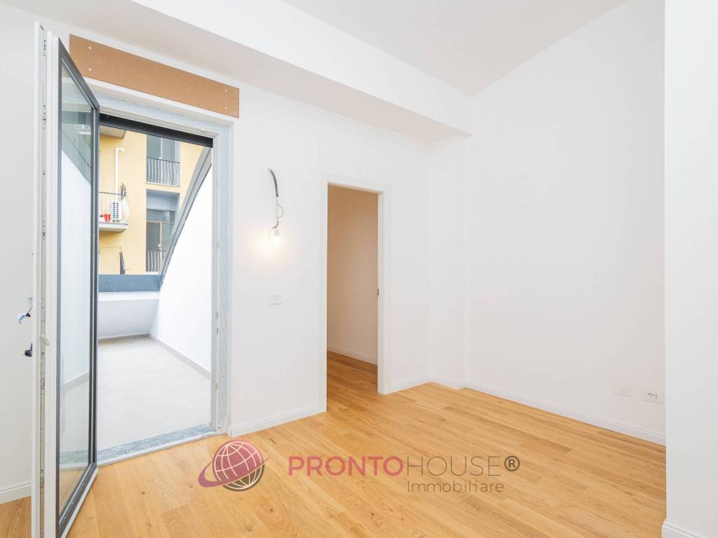 appartamento in vendita a Milano in zona Adriano