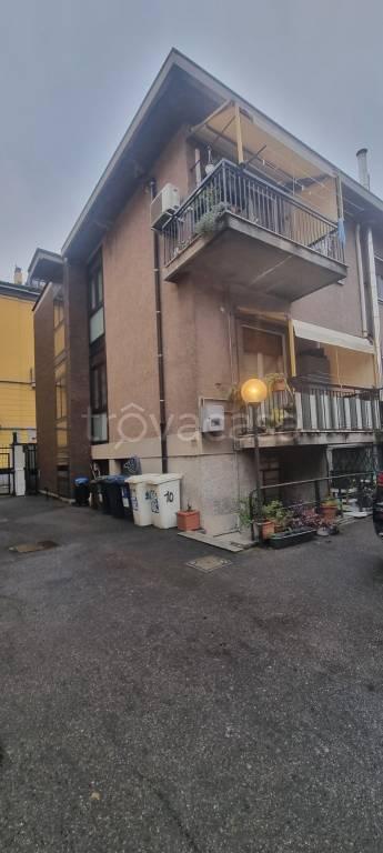 negozio in vendita a Milano in zona Dergano