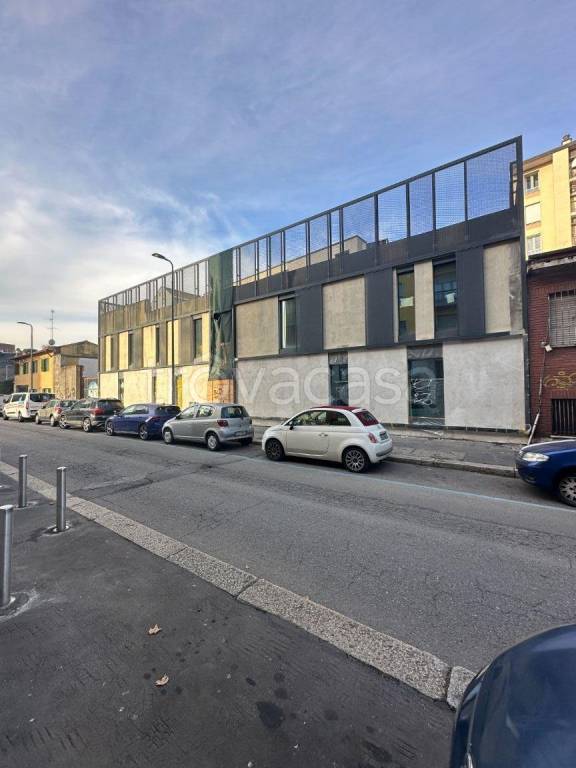 appartamento in vendita a Milano in zona Cascina dei Pomi