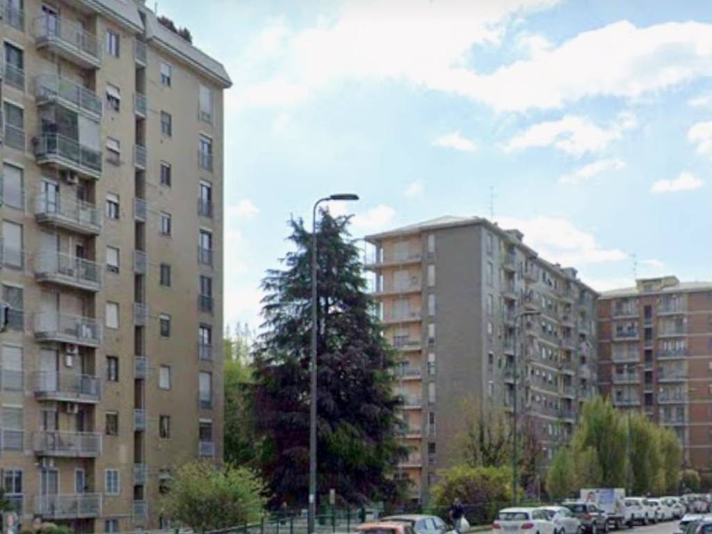 appartamento in vendita a Milano in zona Famagosta