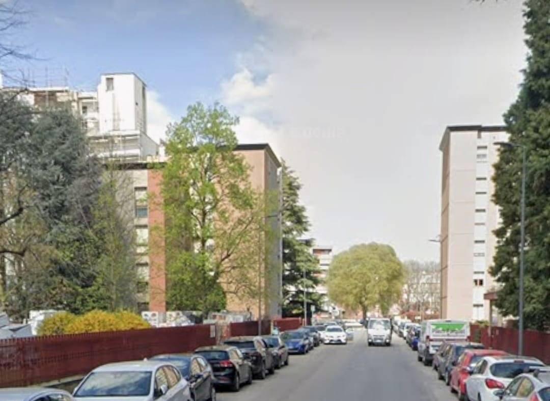 appartamento in vendita a Milano in zona Famagosta