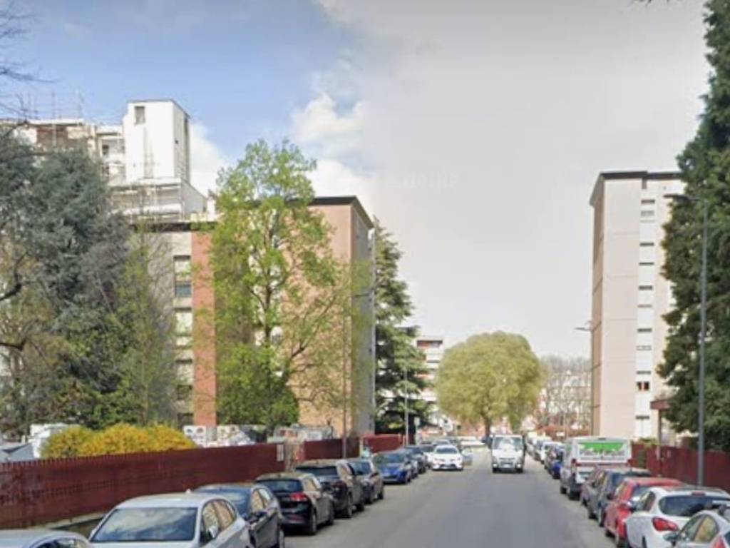 appartamento in vendita a Milano in zona Famagosta