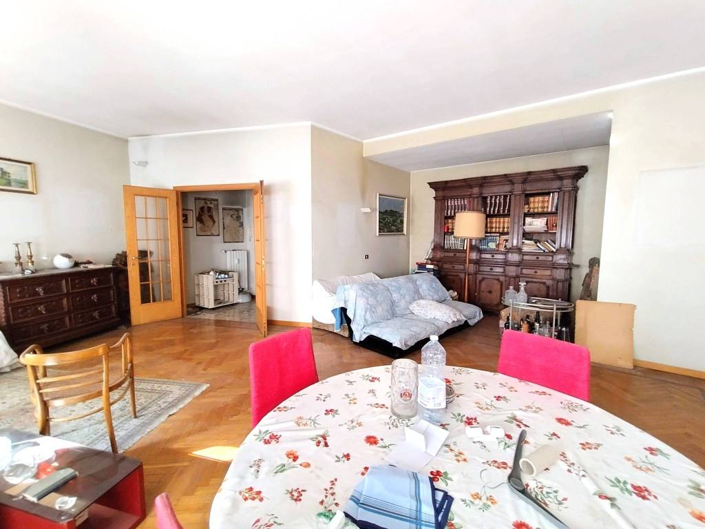 appartamento in vendita a Milano in zona Piazzale Lodi