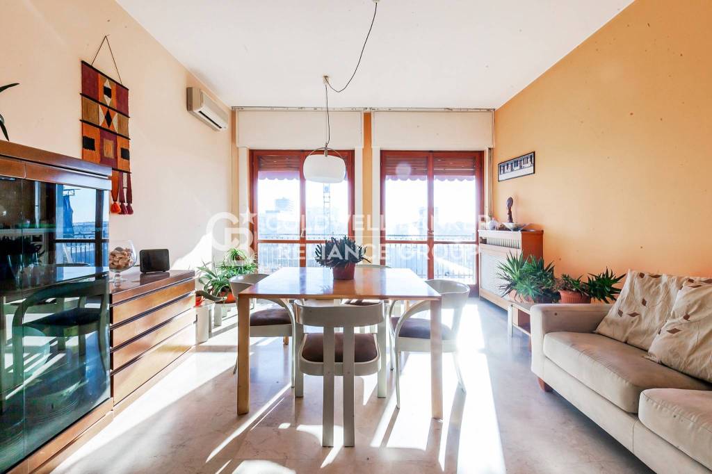 appartamento in vendita a Milano in zona Sempione