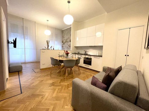 appartamento in vendita a Milano in zona Porta Nuova