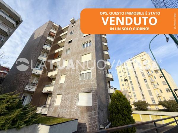 appartamento in vendita a Milano in zona Baggio