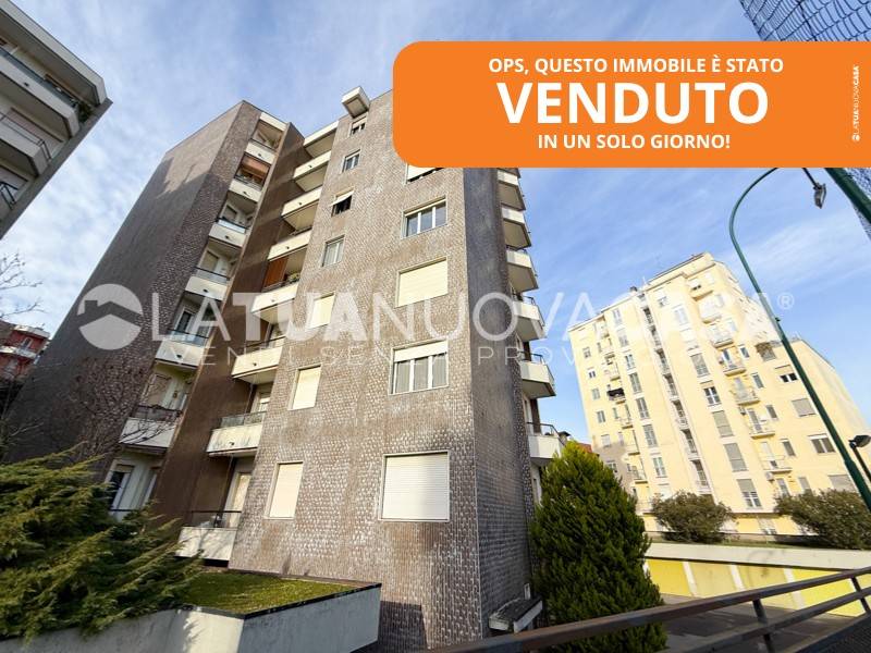 appartamento in vendita a Milano in zona Baggio