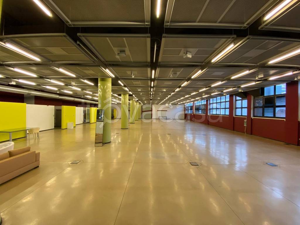 negozio in vendita a Milano in zona Dergano