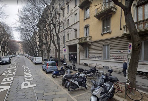 locale commerciale in vendita a Milano