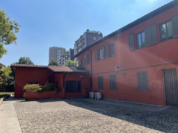 ufficio in vendita a Milano in zona Porta Romana