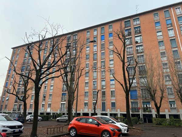 appartamento in vendita a Milano in zona Ronchetto sul Naviglio