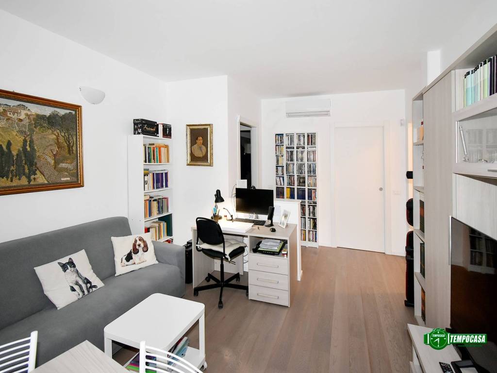 appartamento in vendita a Milano in zona Barona