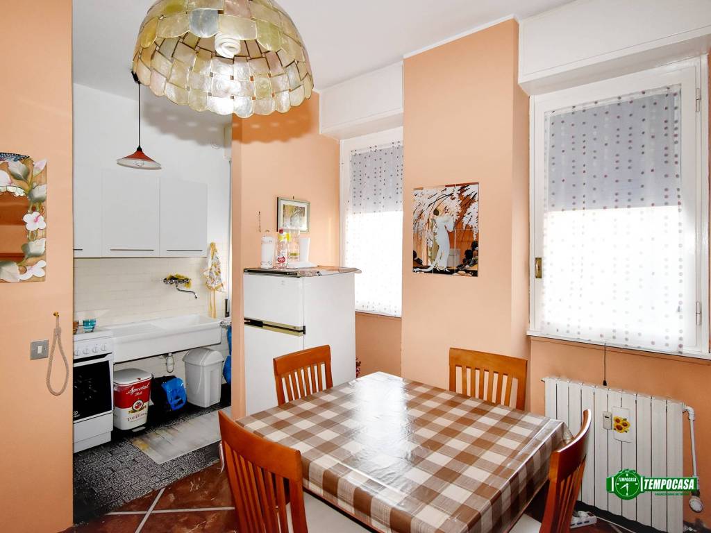 appartamento in vendita a Milano in zona Famagosta