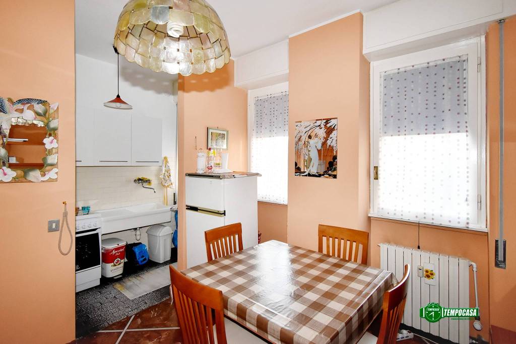 appartamento in vendita a Milano in zona Famagosta