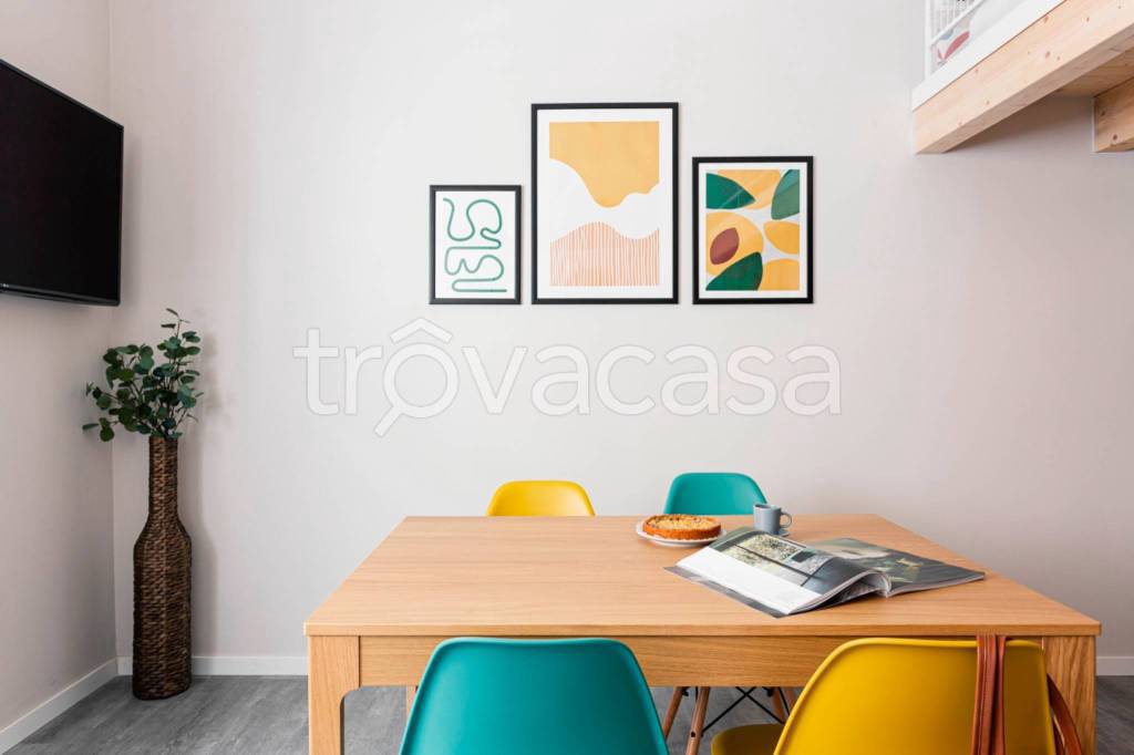 appartamento in vendita a Milano in zona Lorenteggio