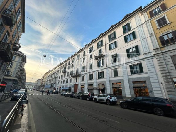 negozio in vendita a Milano in zona Porta Genova
