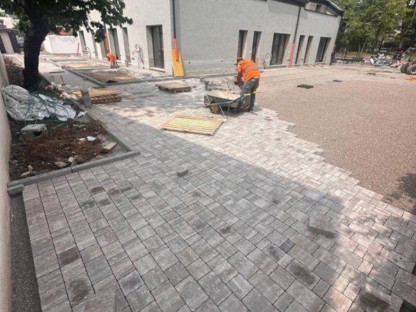 appartamento in vendita a Milano in zona Vigentino