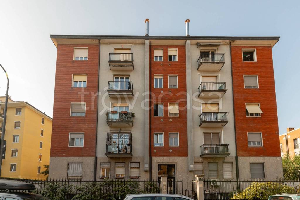 appartamento in vendita a Milano in zona Chiesa Rossa