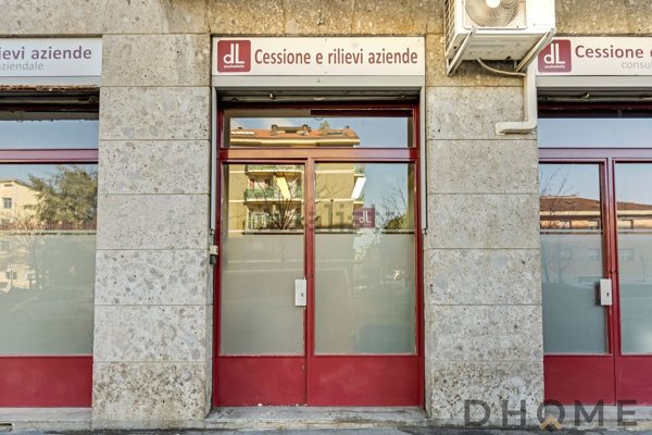 negozio in vendita a Milano in zona San Siro