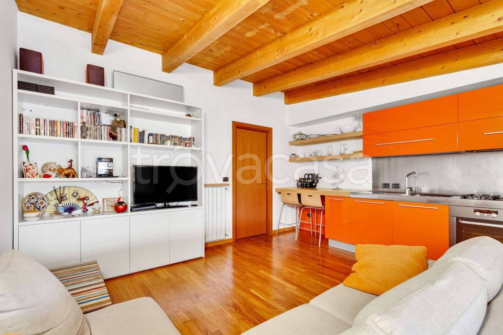 appartamento in vendita a Milano in zona XXII Marzo