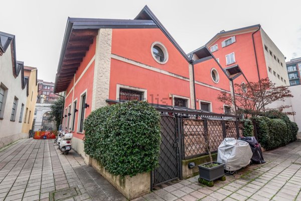 appartamento in vendita a Milano in zona Piazzale Lodi