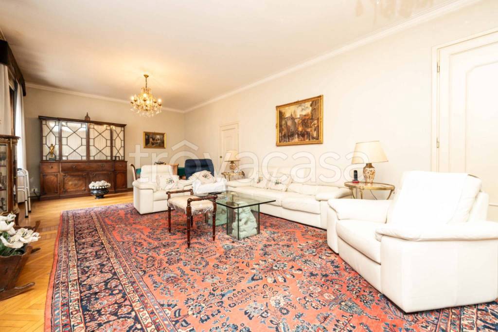 appartamento in vendita a Milano in zona Centro Direzionale