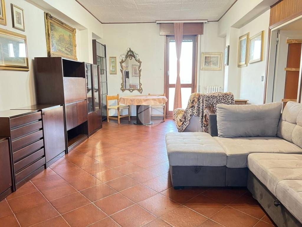 appartamento in vendita a Milano in zona Feltre