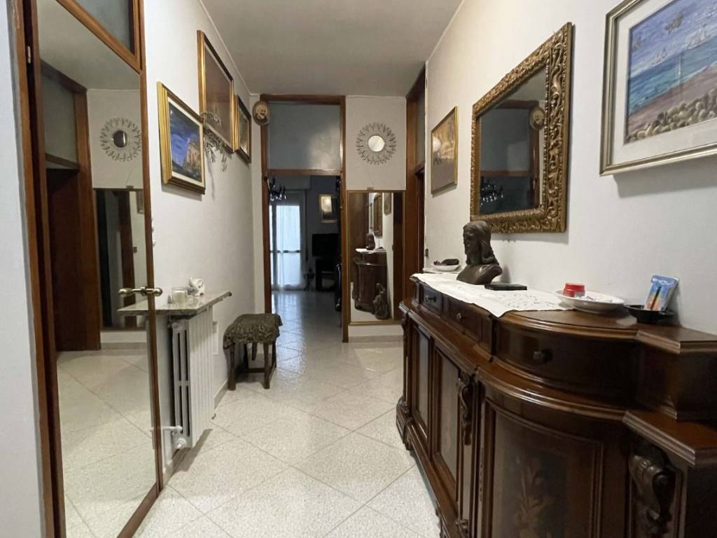 appartamento in vendita a Milano in zona Quartiere degli Olmi
