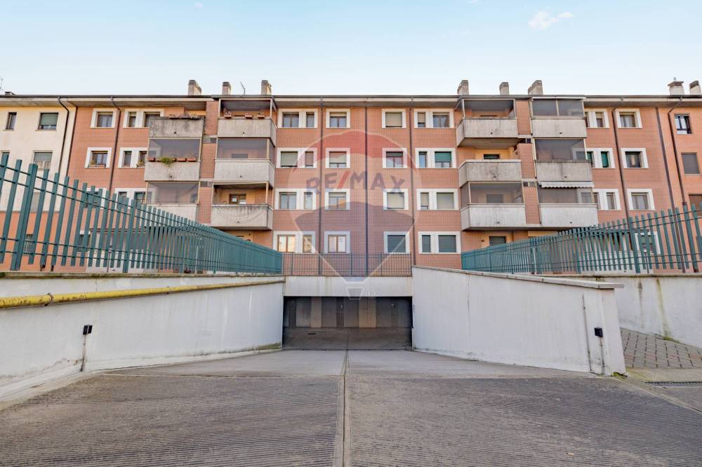 appartamento in vendita a Milano in zona Gratosoglio