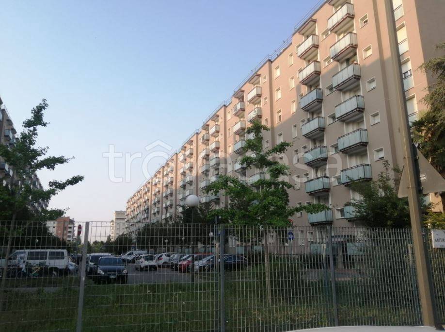 appartamento in vendita a Milano in zona Quarto Oggiaro