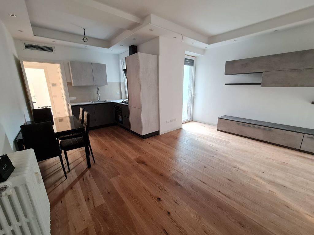 appartamento in vendita a Milano in zona Adriano