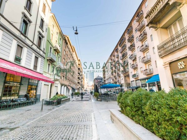 appartamento in vendita a Milano in zona Porta Nuova