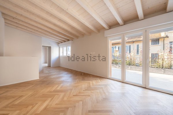 appartamento in vendita a Milano in zona Isola