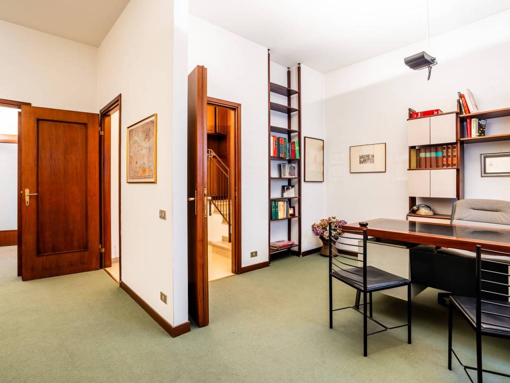 ufficio in vendita a Milano in zona San Siro