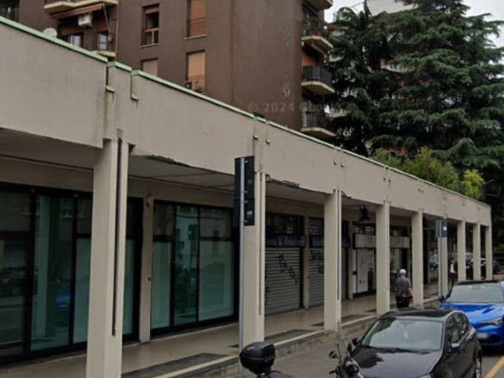 negozio in vendita a Milano in zona Niguarda