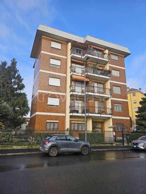 appartamento in vendita a Milano in zona Ponte Lambro