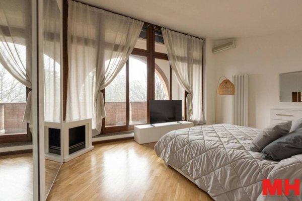 casa indipendente in vendita a Milano in zona Barona