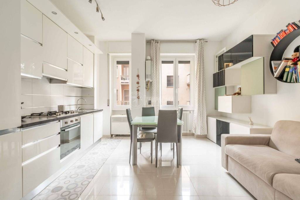appartamento in vendita a Milano in zona Morivione