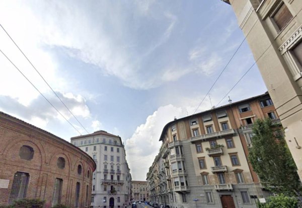 appartamento in vendita a Milano in zona Guastalla