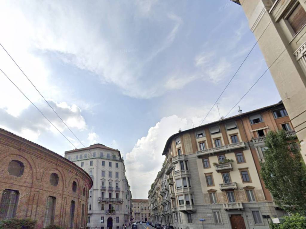 appartamento in vendita a Milano in zona Guastalla