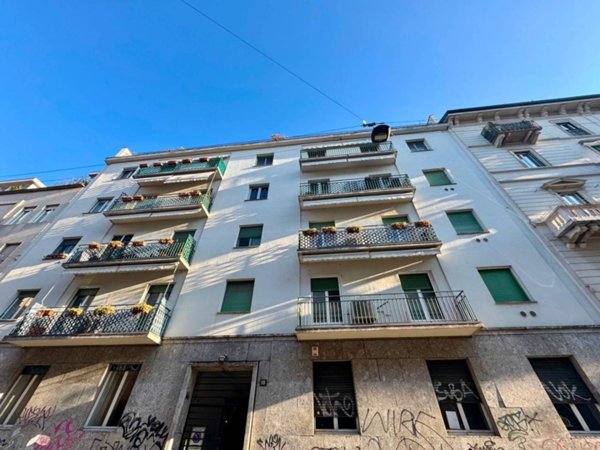 appartamento in vendita a Milano in zona Porta Genova