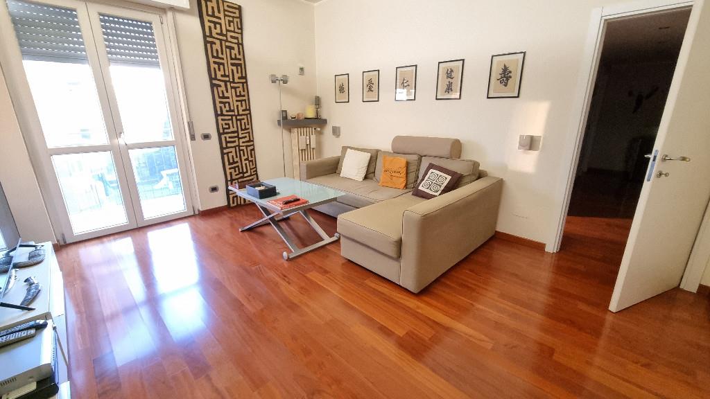 appartamento in vendita a Milano in zona Lorenteggio