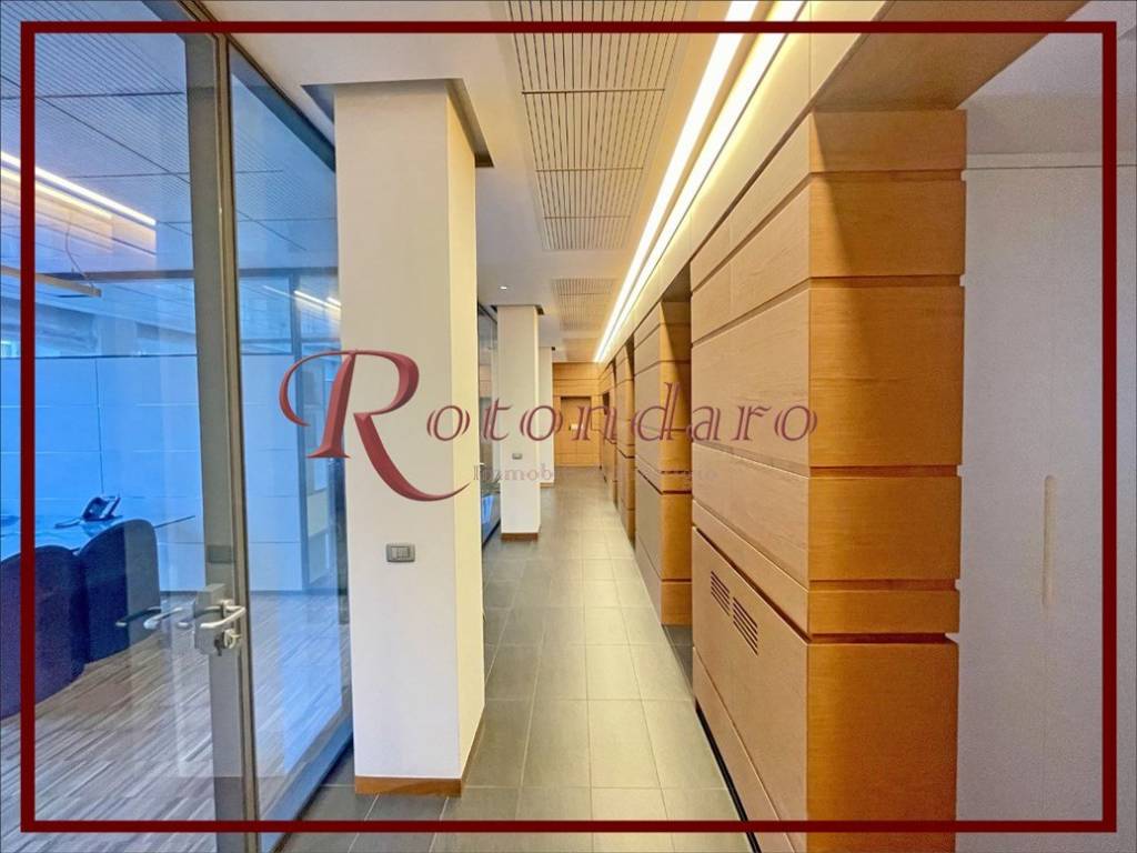 ufficio in vendita a Milano in zona Guastalla