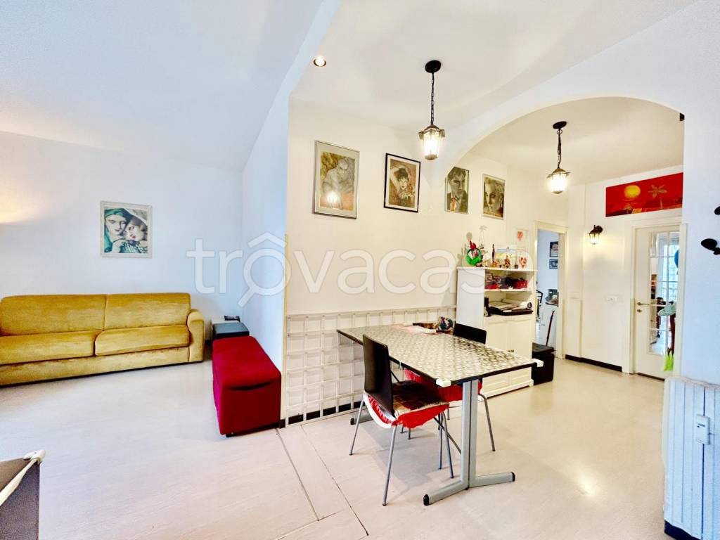 appartamento in vendita a Milano in zona Famagosta