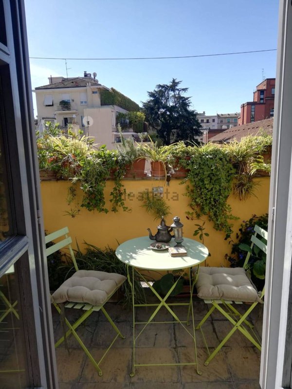 appartamento in vendita a Milano in zona Guastalla