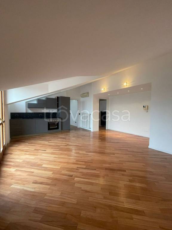 appartamento in vendita a Milano in zona Comasina