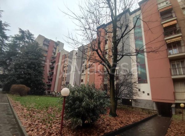 appartamento in vendita a Milano in zona Famagosta