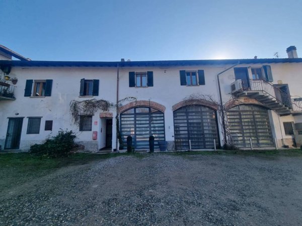 appartamento in vendita a Milano in zona Lorenteggio