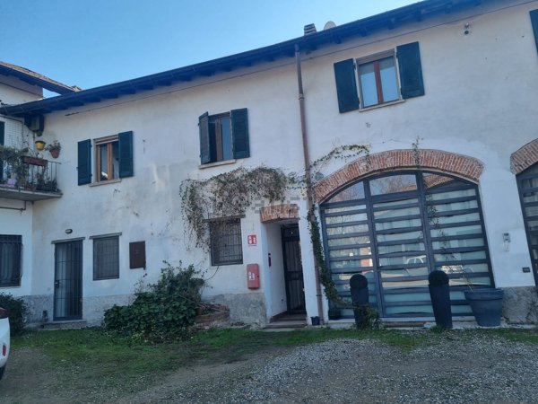 appartamento in vendita a Milano in zona Ronchetto sul Naviglio