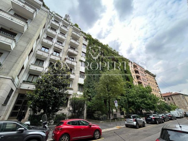 appartamento in vendita a Milano in zona Porta Vigentina